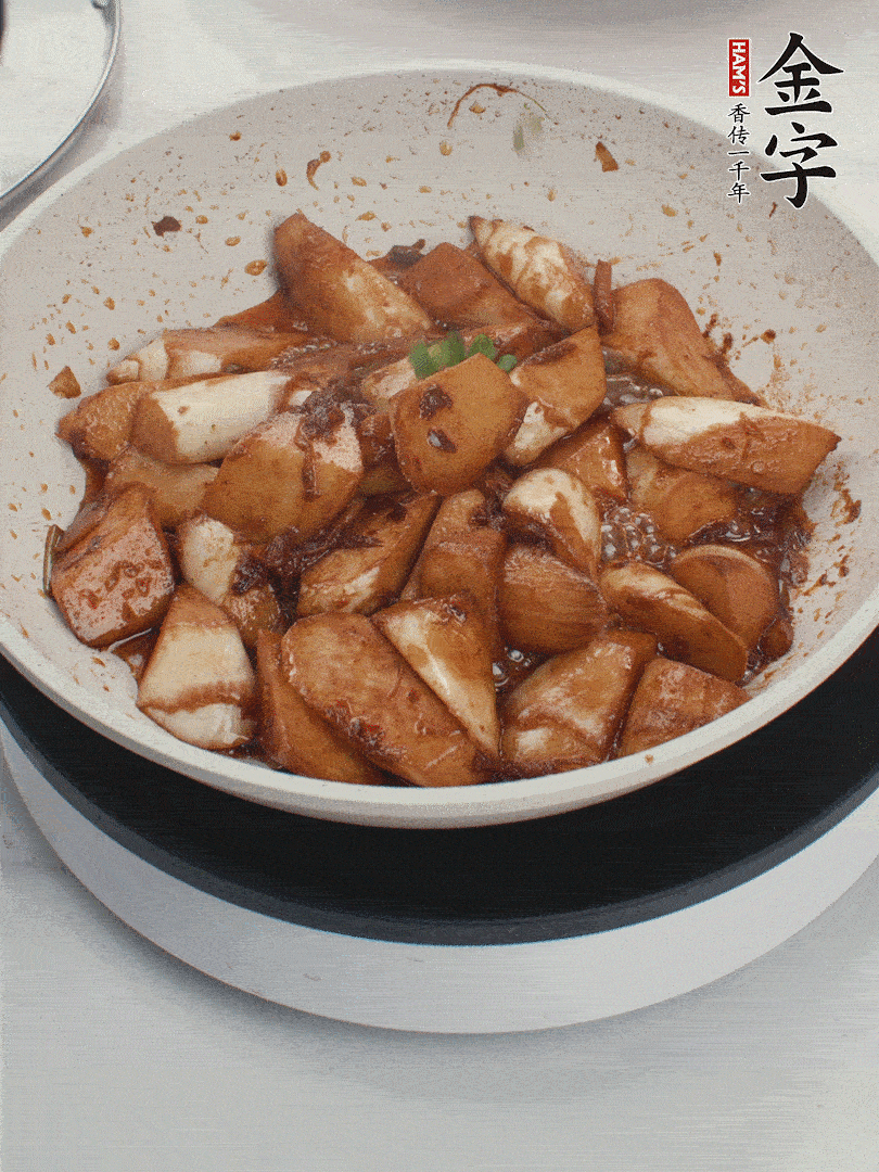 撒上一點(diǎn)小蔥花。