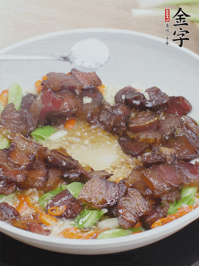 下醬油肉，一點(diǎn)生抽、白糖調(diào)味。