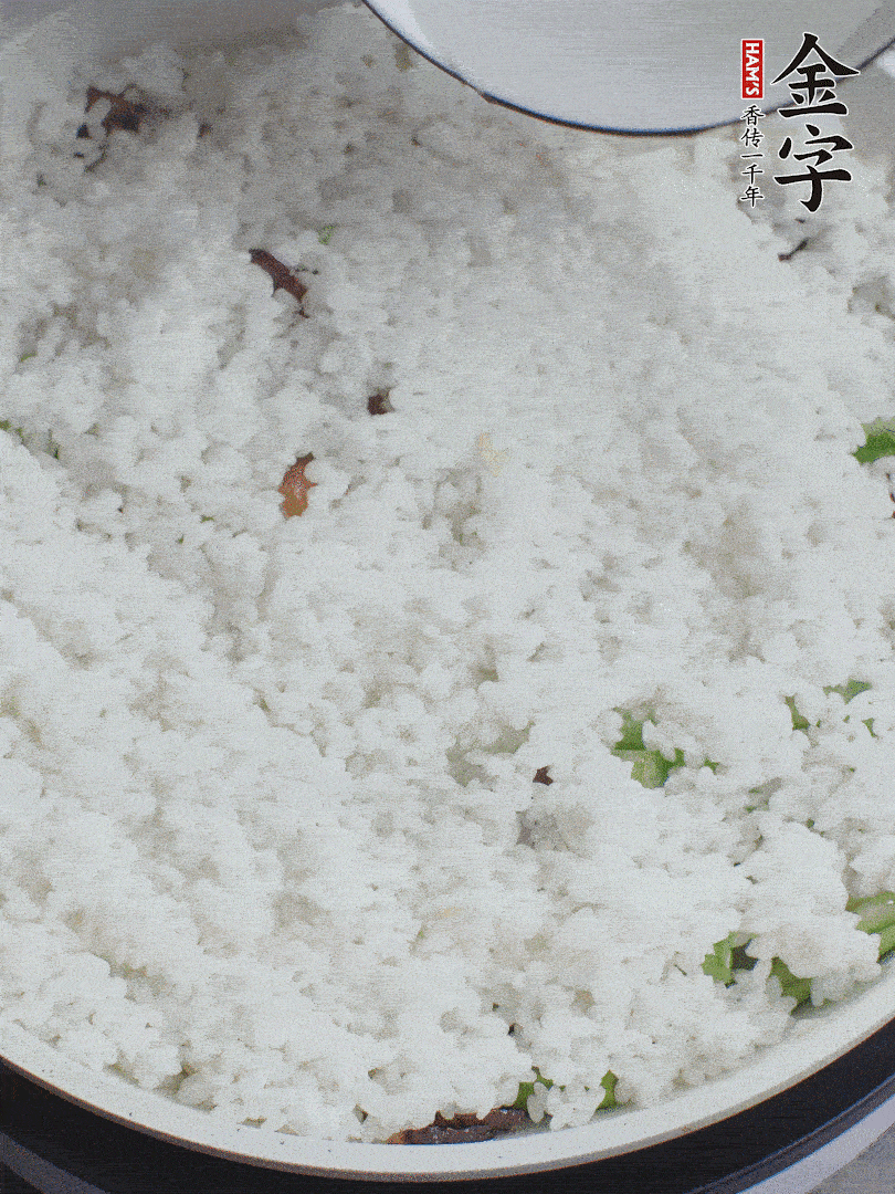 放一碗水，蓋蓋燜煮。